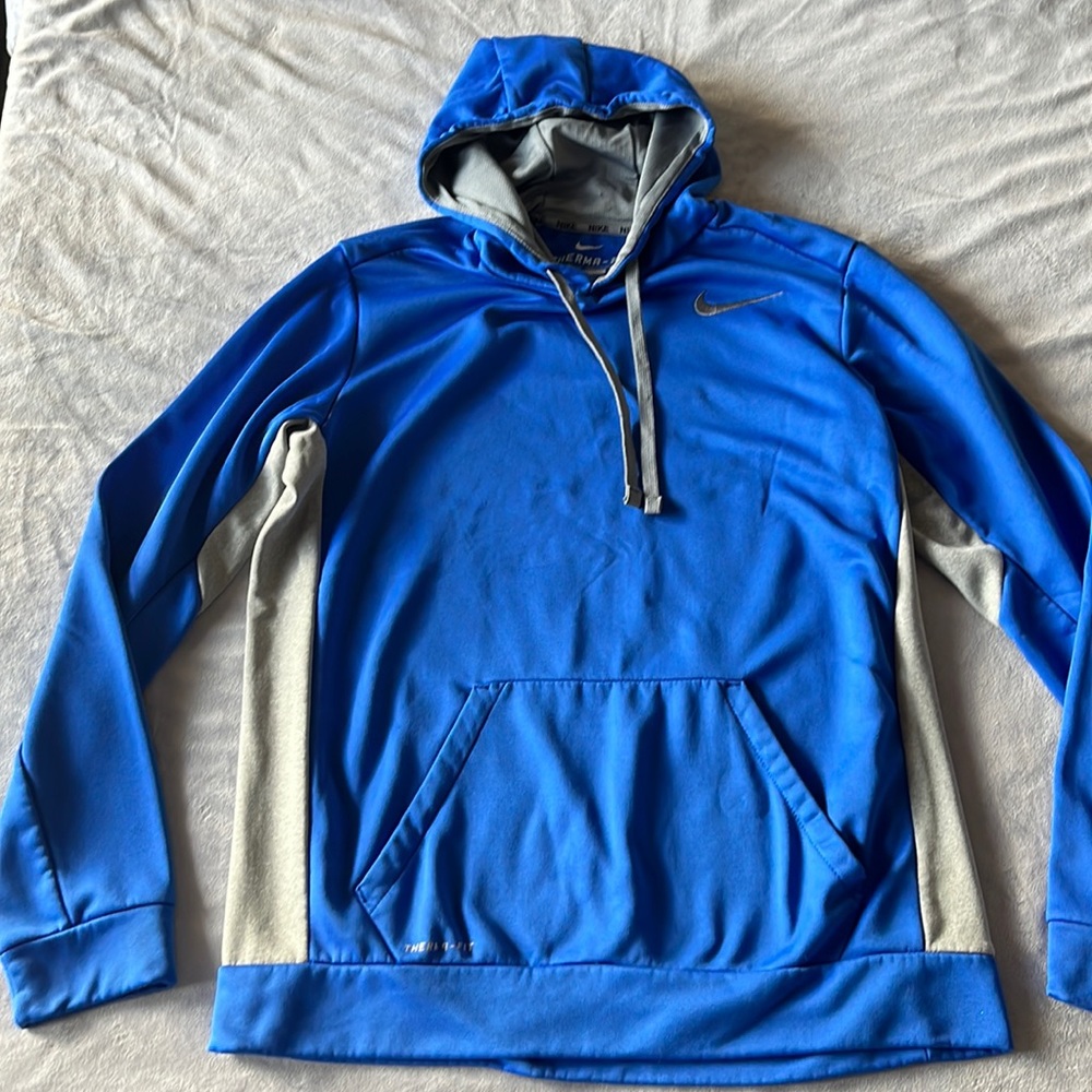 Men’s Nike Therma Fit hoodie - Large